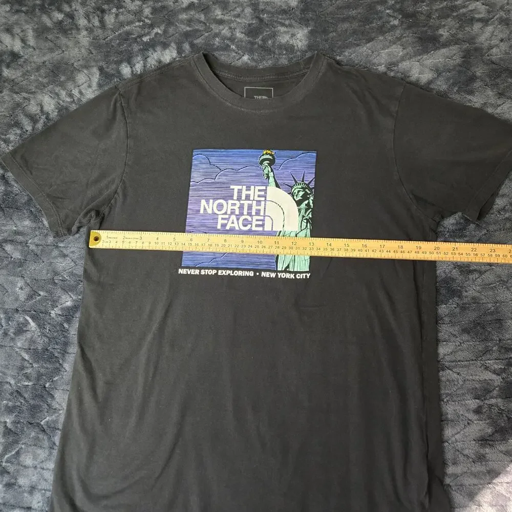 The North Face New York T-Shirt Statue of Liberty Logo Poly Blend - Size M